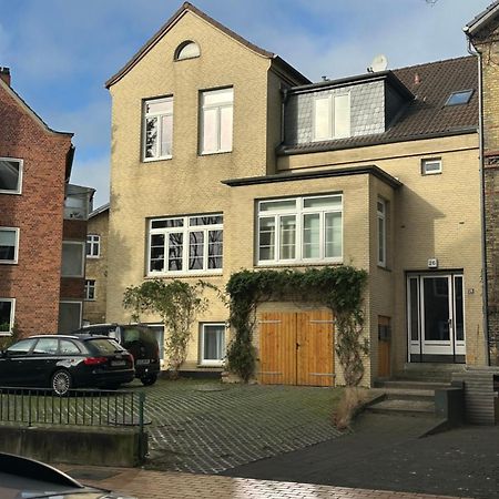 Gemuetliche Sanierte 1 Zimmer Wohnung Mit Privatem Parkplatz Im Zentrum キール エクステリア 写真