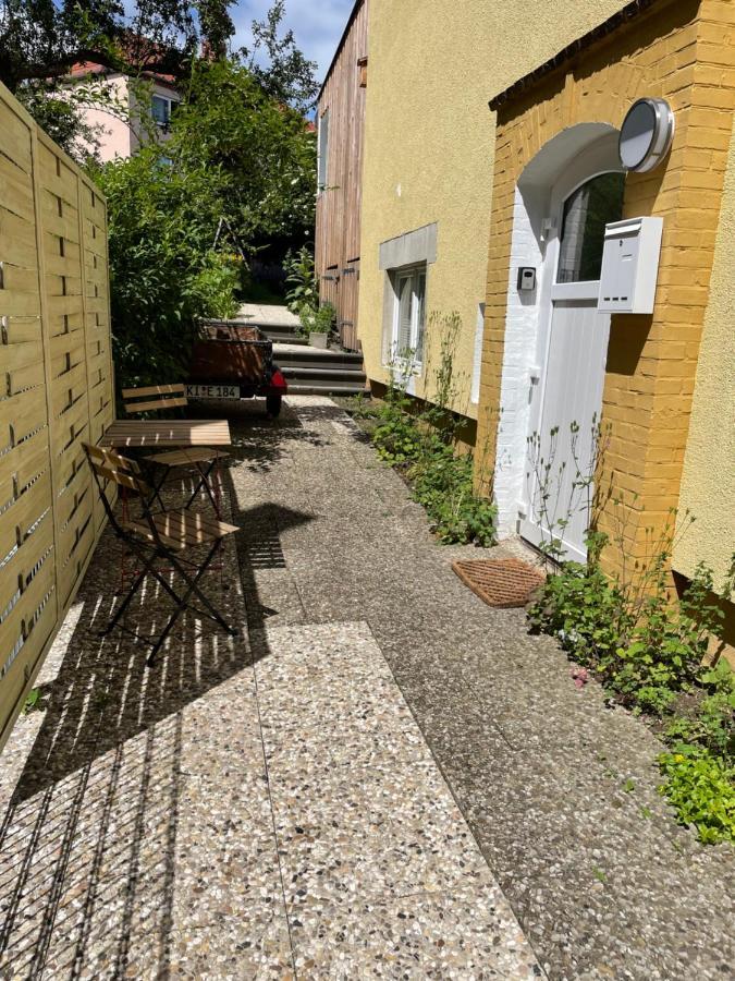 Gemuetliche Sanierte 1 Zimmer Wohnung Mit Privatem Parkplatz Im Zentrum キール エクステリア 写真